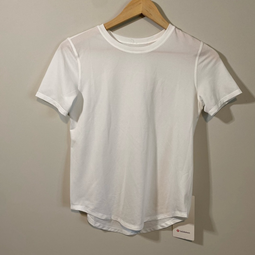NWT White Lululemon High-Neck and Train Tee - Picture 2 of 3